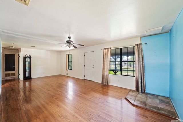 2099 BLUERIDGE DR, Canyon Lake, TX 78133