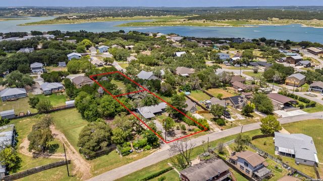 2099 BLUERIDGE DR, Canyon Lake, TX 78133