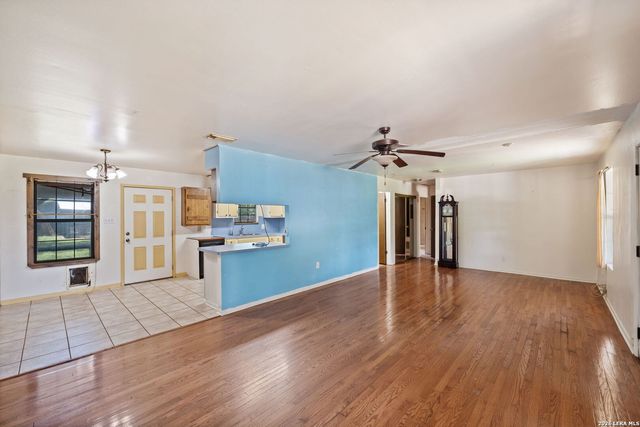 2099 BLUERIDGE DR, Canyon Lake, TX 78133