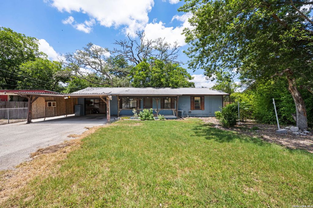 2099 BLUERIDGE DR, Canyon Lake, TX 78133