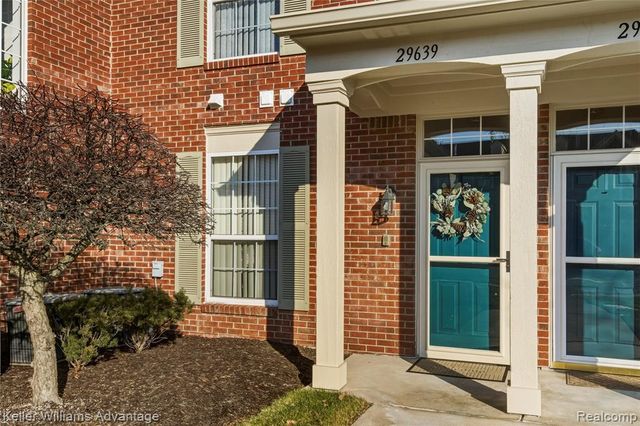 29639 Nottingham Circle, Livonia, MI 48152