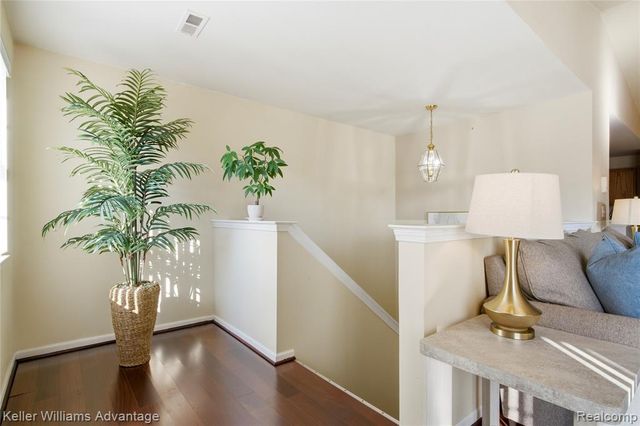 29639 Nottingham Circle, Livonia, MI 48152