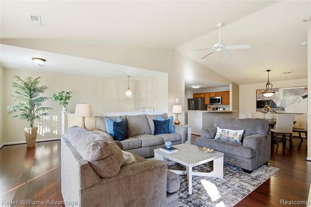 29639 Nottingham Circle, Livonia, MI 48152