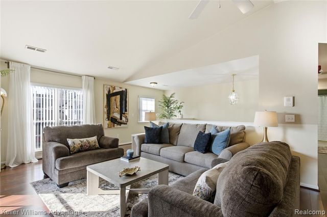 29639 Nottingham Circle, Livonia, MI 48152