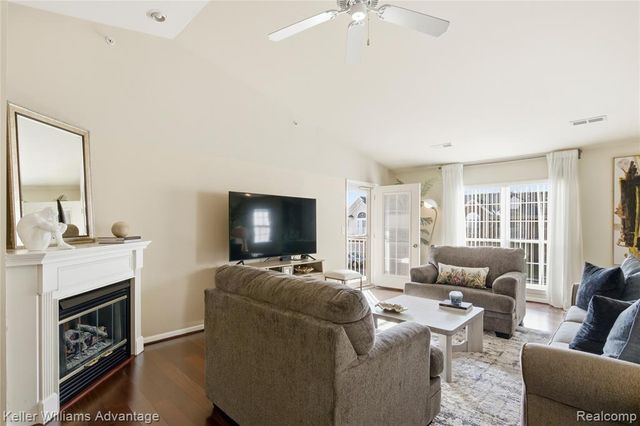 29639 Nottingham Circle, Livonia, MI 48152