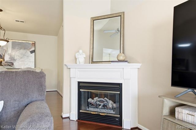 29639 Nottingham Circle, Livonia, MI 48152