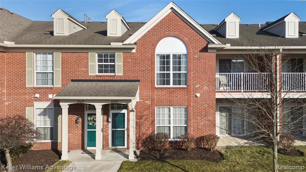 29639 Nottingham Circle, Livonia, MI 48152