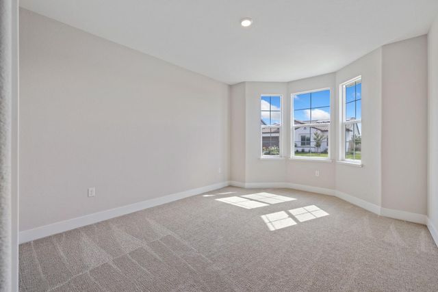 727 E Chelsea St, Lodi, CA 95242
