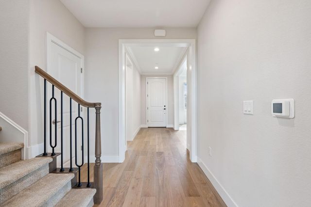 727 E Chelsea St, Lodi, CA 95242