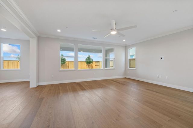 727 E Chelsea St, Lodi, CA 95242