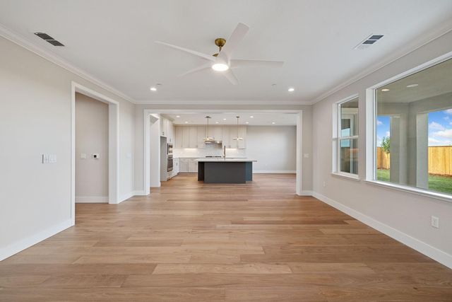 727 E Chelsea St, Lodi, CA 95242