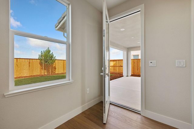 727 E Chelsea St, Lodi, CA 95242
