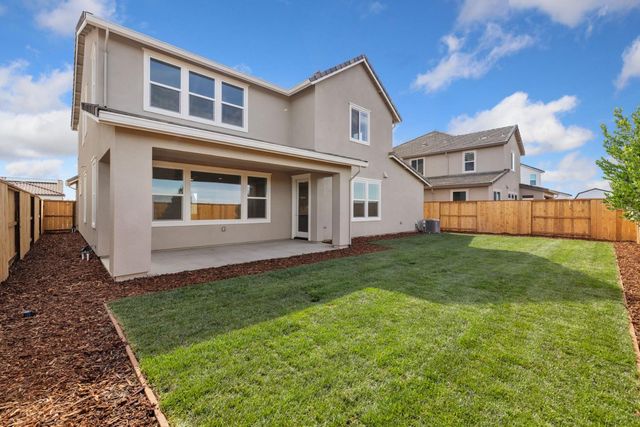 727 E Chelsea St, Lodi, CA 95242