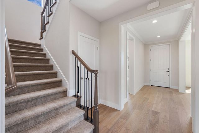 727 E Chelsea St, Lodi, CA 95242