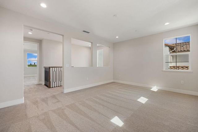 727 E Chelsea St, Lodi, CA 95242