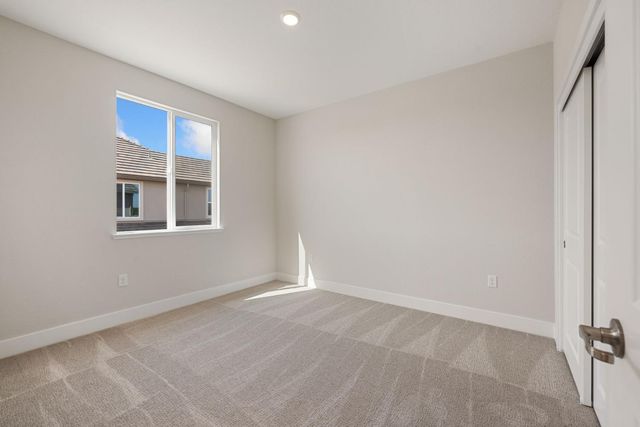 727 E Chelsea St, Lodi, CA 95242