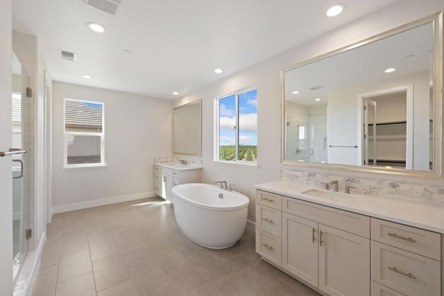 727 E Chelsea St, Lodi, CA 95242