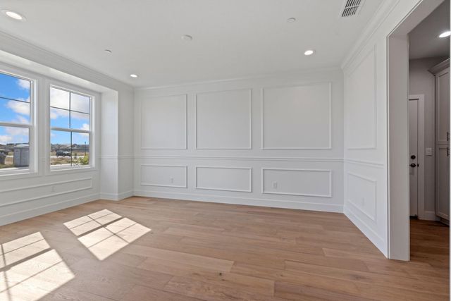 727 E Chelsea St, Lodi, CA 95242