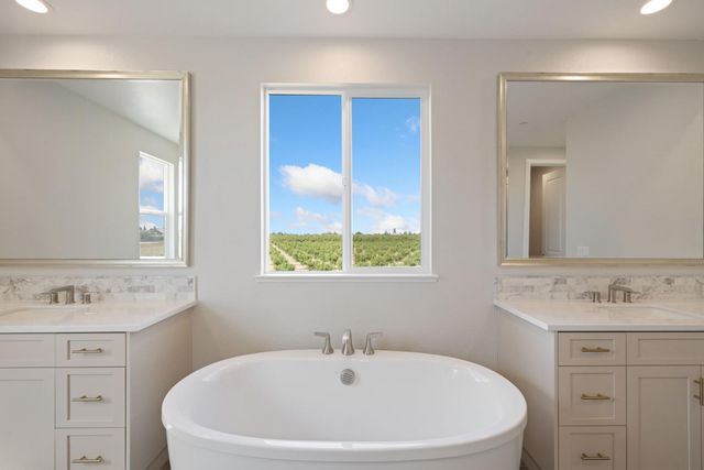 727 E Chelsea St, Lodi, CA 95242