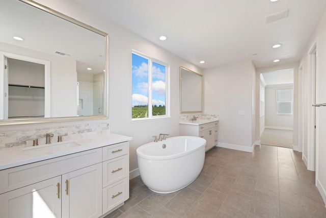 727 E Chelsea St, Lodi, CA 95242