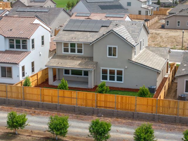 727 E Chelsea St, Lodi, CA 95242