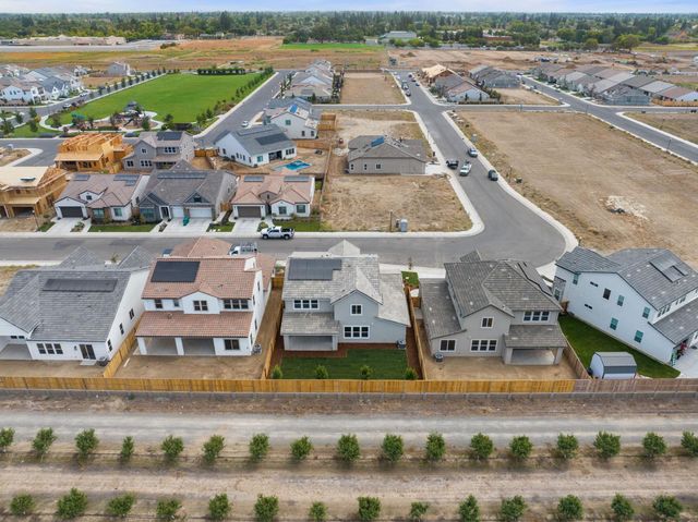 727 E Chelsea St, Lodi, CA 95242
