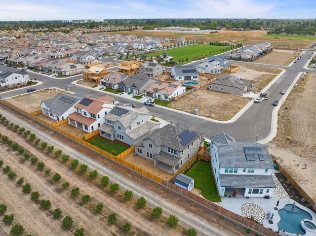 727 E Chelsea St, Lodi, CA 95242