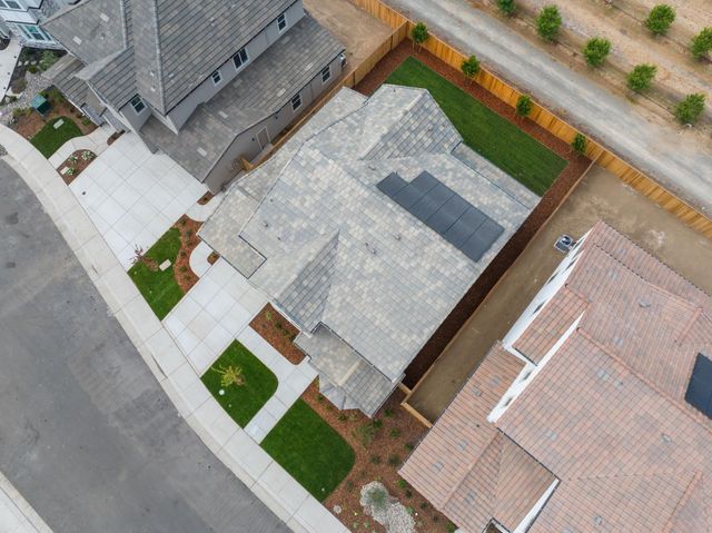 727 E Chelsea St, Lodi, CA 95242