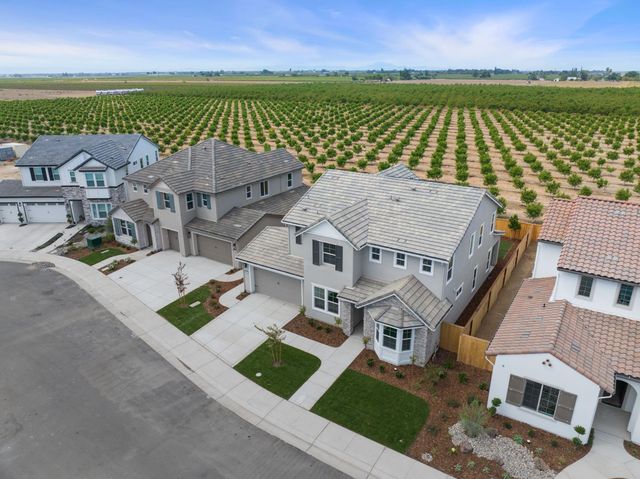 727 E Chelsea St, Lodi, CA 95242