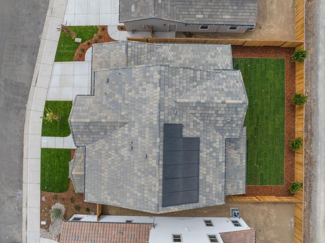 727 E Chelsea St, Lodi, CA 95242