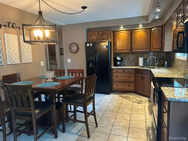 15471 Whitaker Road, Fenton Charter Township, MI 48451
