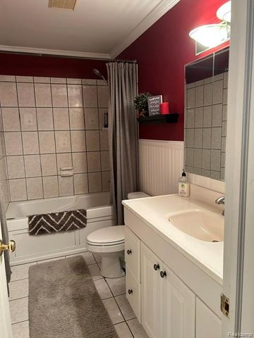 15471 Whitaker Road, Fenton Charter Township, MI 48451