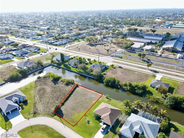 2102 SW 15 TER, Cape Coral, FL 33991