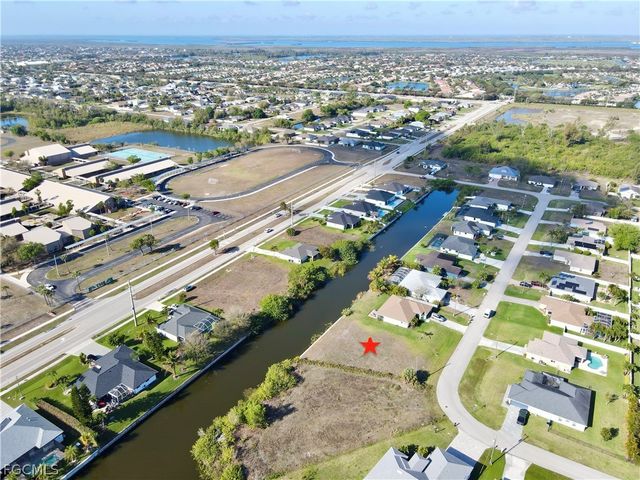 2102 SW 15 TER, Cape Coral, FL 33991