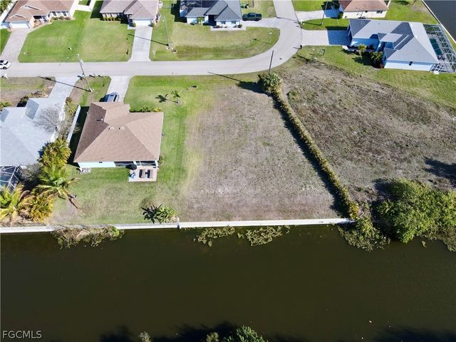 2102 SW 15 TER, Cape Coral, FL 33991