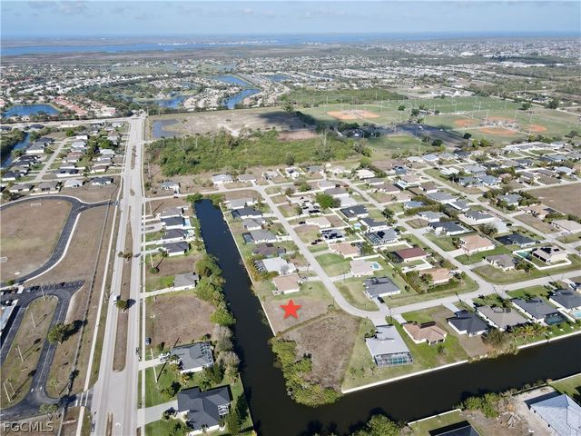 2102 SW 15 TER, Cape Coral, FL 33991