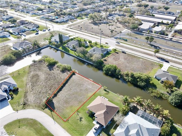 2102 SW 15 TER, Cape Coral, FL 33991