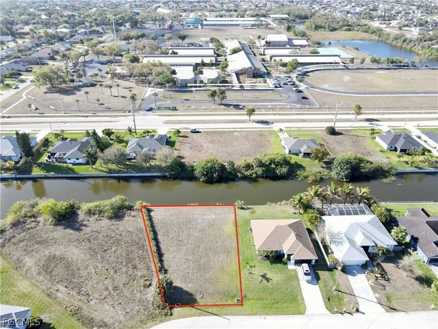 2102 SW 15 TER, Cape Coral, FL 33991