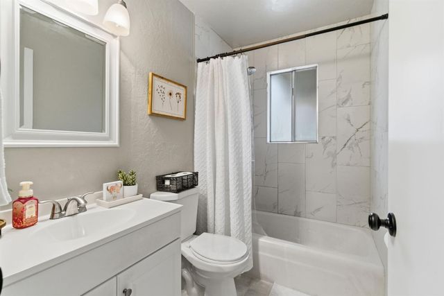 412 Tioga Dr, Lodi, CA 95242