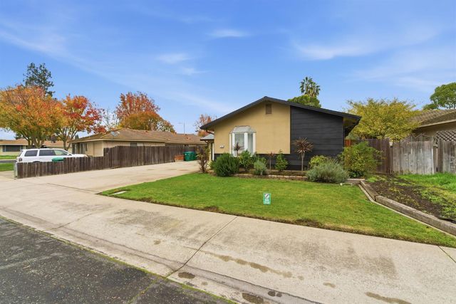 412 Tioga Dr, Lodi, CA 95242