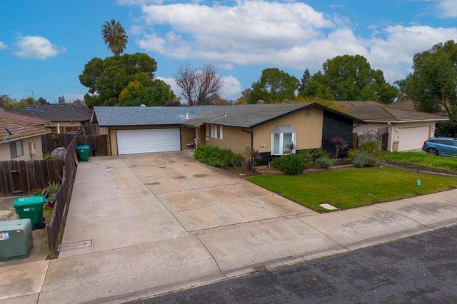 412 Tioga Dr, Lodi, CA 95242