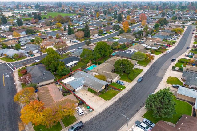 412 Tioga Dr, Lodi, CA 95242