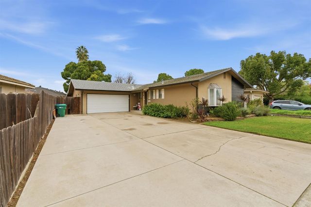 412 Tioga Dr, Lodi, CA 95242