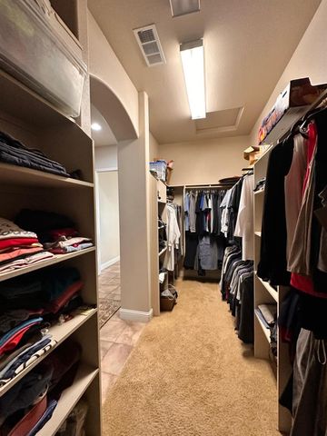 1530 E Golden Valley Way, Fresno, CA 93730