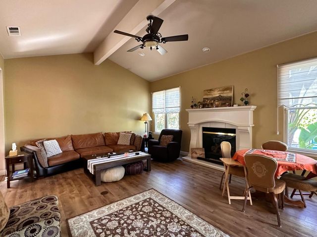 1530 E Golden Valley Way, Fresno, CA 93730