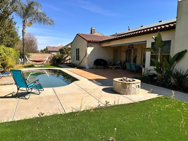 1530 E Golden Valley Way, Fresno, CA 93730