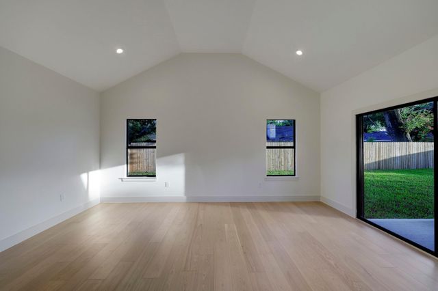 10155 Hanka Drive, Houston, TX 77043