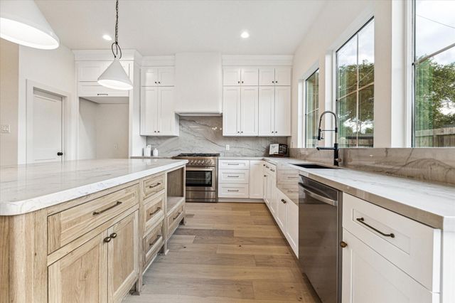 10155 Hanka Drive, Houston, TX 77043