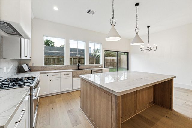 10155 Hanka Drive, Houston, TX 77043