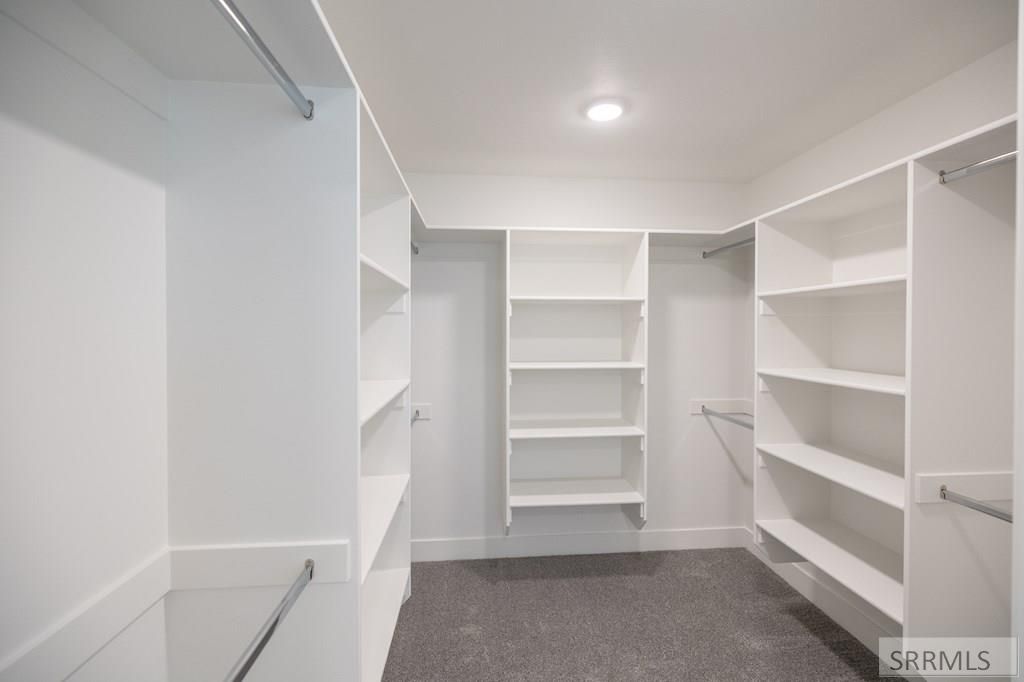 Image 10 of property listing at 127 N Ella St, Rigby, ID 83442